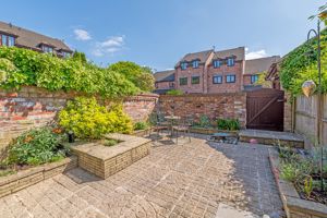 Courtyard Garden- click for photo gallery